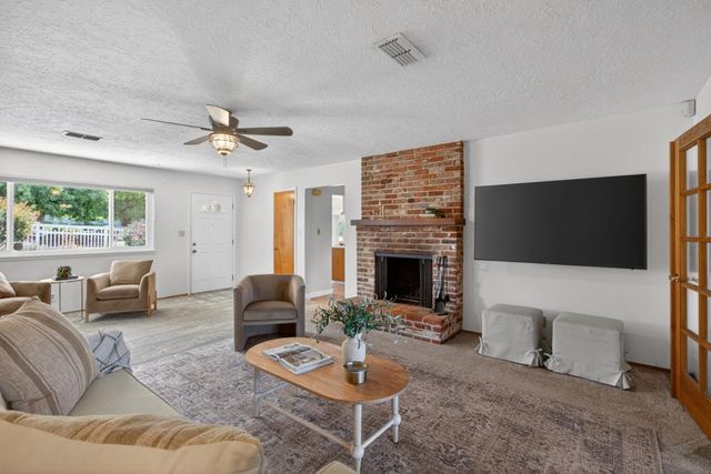 8133 E Peerless Ave, Orangevale, CA 95662