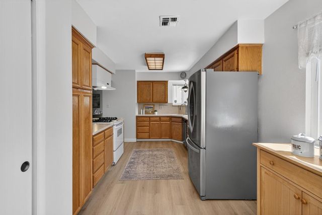 8133 E Peerless Ave, Orangevale, CA 95662