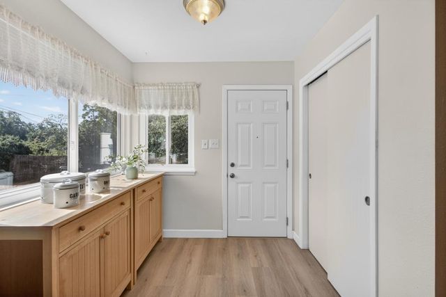 8133 E Peerless Ave, Orangevale, CA 95662