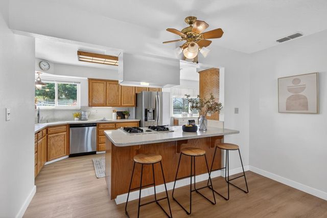 8133 E Peerless Ave, Orangevale, CA 95662