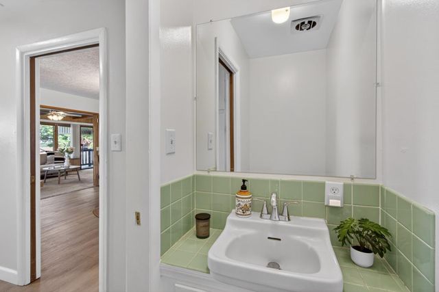 8133 E Peerless Ave, Orangevale, CA 95662