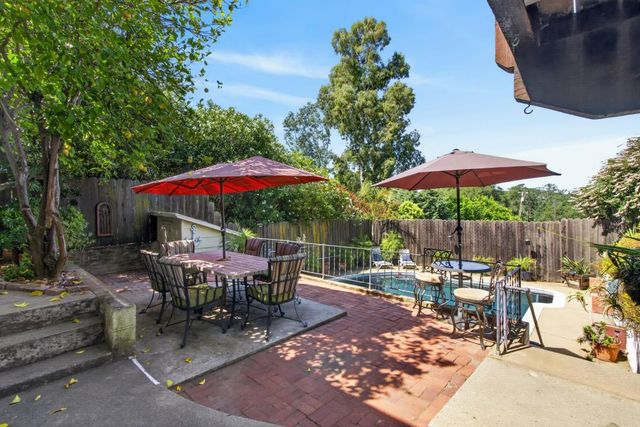 8133 E Peerless Ave, Orangevale, CA 95662