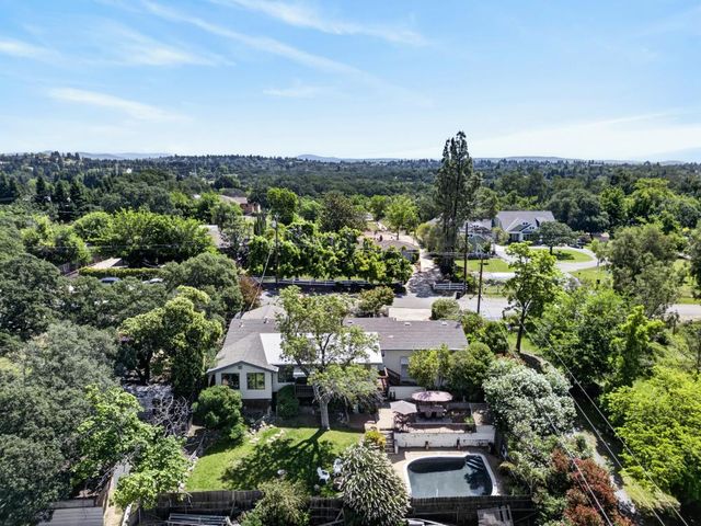 8133 E Peerless Ave, Orangevale, CA 95662