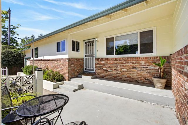 8133 E Peerless Ave, Orangevale, CA 95662