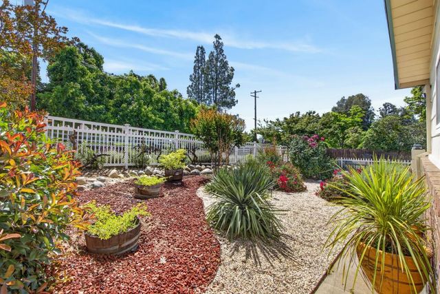 8133 E Peerless Ave, Orangevale, CA 95662