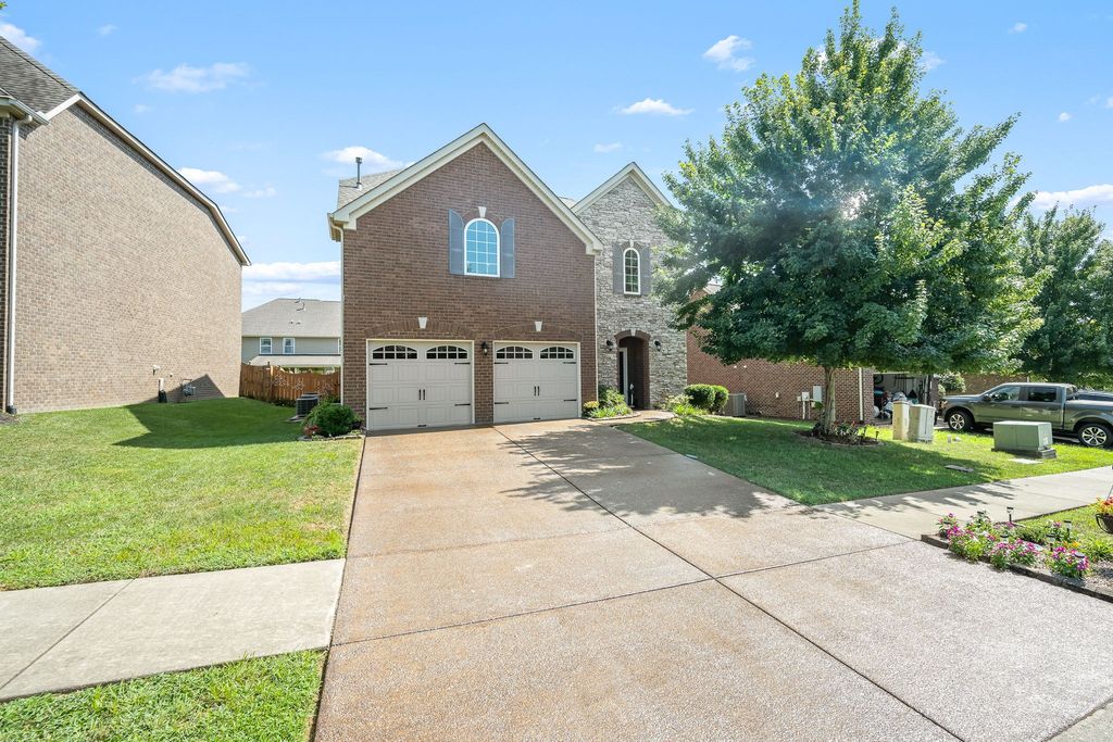 266 Meandering Dr, Lebanon, TN 37090