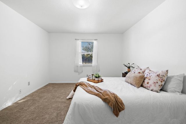 121 S Plant Ave Ave APT 102, Boerne, TX 78006