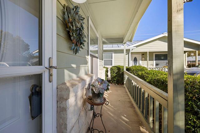 121 S Plant Ave Ave APT 102, Boerne, TX 78006