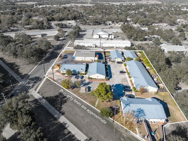 121 S Plant Ave Ave APT 102, Boerne, TX 78006