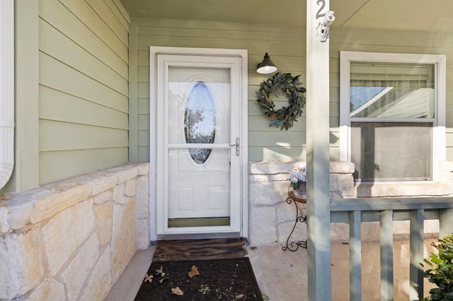 121 S Plant Ave Ave APT 102, Boerne, TX 78006