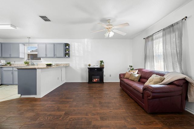 121 S Plant Ave Ave APT 102, Boerne, TX 78006