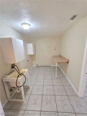 2015 Covington Road, Sebring, FL 33870