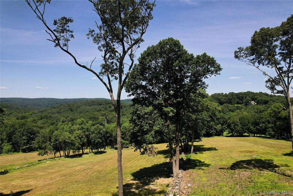 725 Croton Lake Road, Bedford Corners, NY 10549 — photo 4