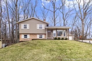 2226 Greenview Drive SW, Wyoming, MI 49519
