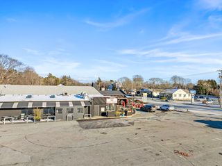 33 County Rd, Mattapoisett, MA 02739