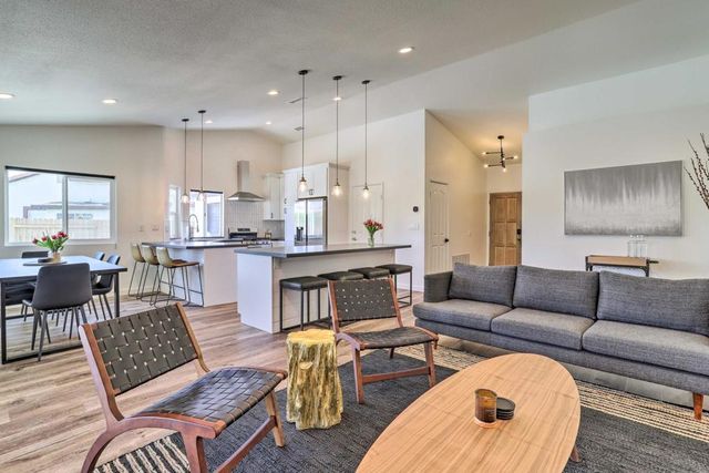 44065 Dalea Court, La Quinta, CA 92253