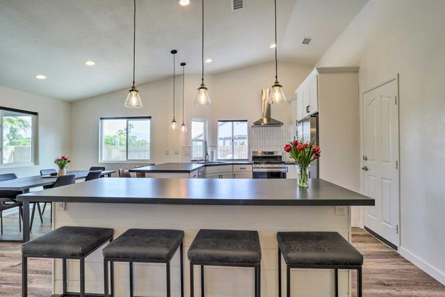44065 Dalea Court, La Quinta, CA 92253