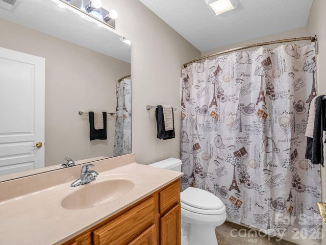 51 Barn Owl Way, Hendersonville, NC 28792