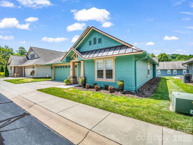 51 Barn Owl Way, Hendersonville, NC 28792