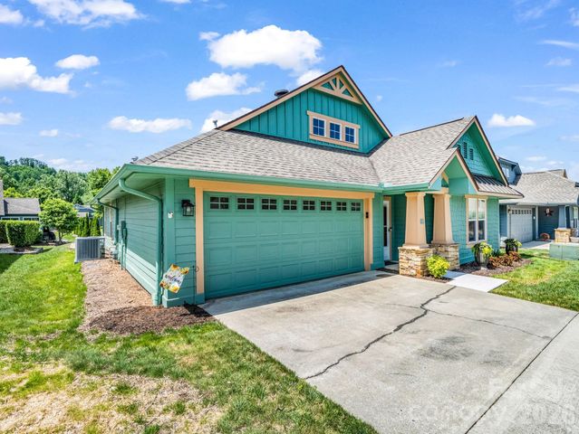 51 Barn Owl Way, Hendersonville, NC 28792