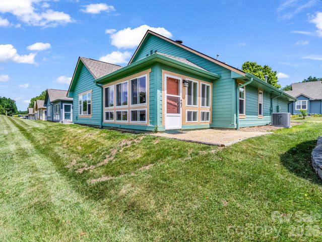 51 Barn Owl Way, Hendersonville, NC 28792