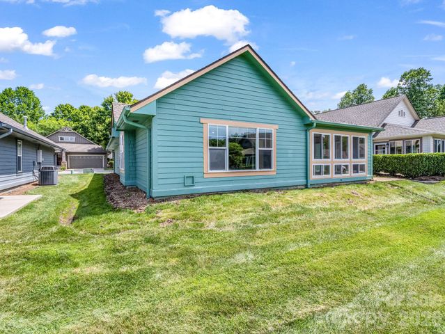 51 Barn Owl Way, Hendersonville, NC 28792
