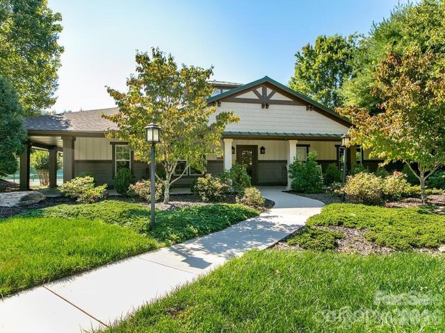 51 Barn Owl Way, Hendersonville, NC 28792