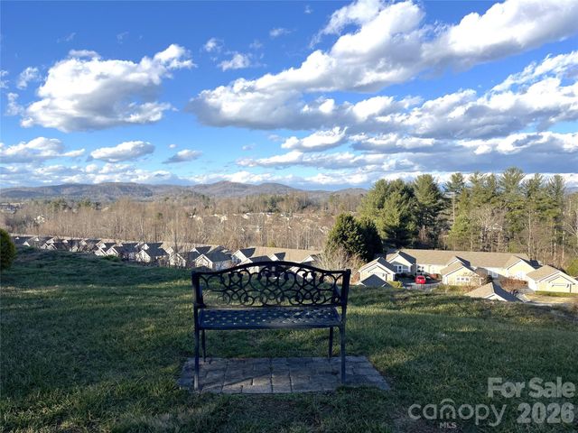 51 Barn Owl Way, Hendersonville, NC 28792