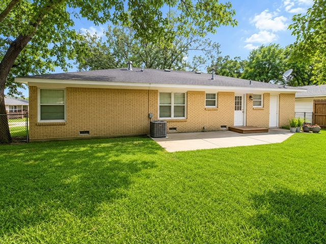 425 AUSTIN Street, Sherman, TX 75090