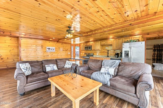 1232 Bird Nest Way, Sevierville, TN 37876