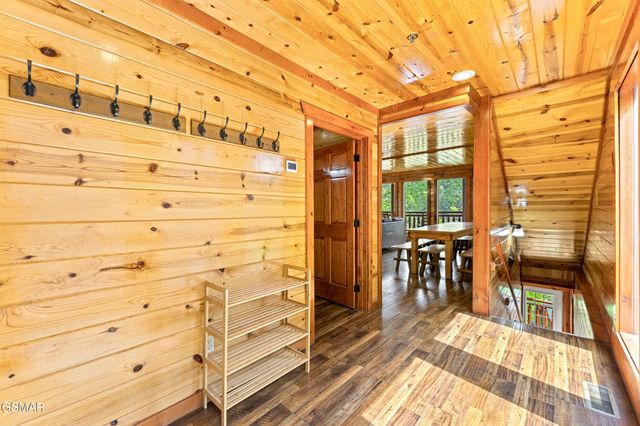 1232 Bird Nest Way, Sevierville, TN 37876