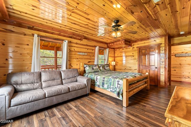 1232 Bird Nest Way, Sevierville, TN 37876