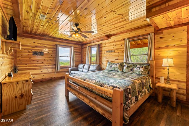 1232 Bird Nest Way, Sevierville, TN 37876