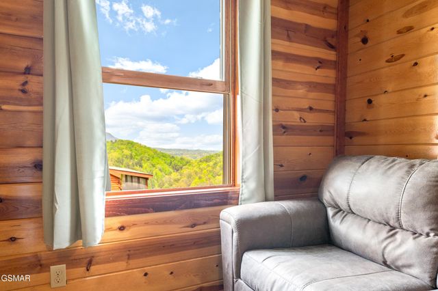 1232 Bird Nest Way, Sevierville, TN 37876