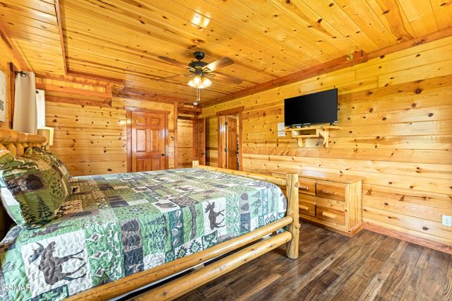 1232 Bird Nest Way, Sevierville, TN 37876