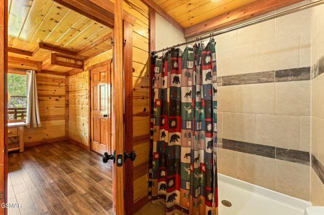 1232 Bird Nest Way, Sevierville, TN 37876