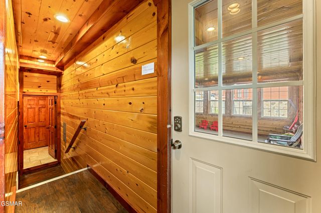 1232 Bird Nest Way, Sevierville, TN 37876