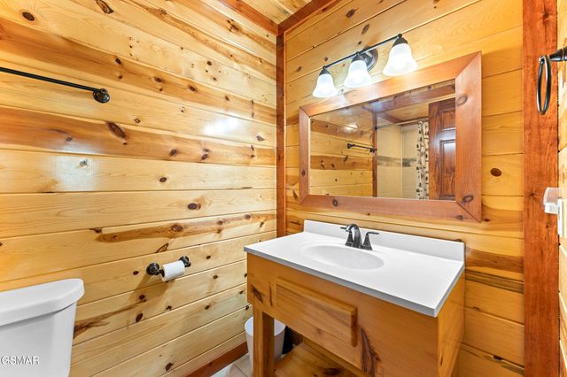 1232 Bird Nest Way, Sevierville, TN 37876