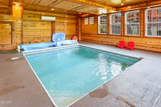 1232 Bird Nest Way, Sevierville, TN 37876