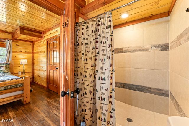 1232 Bird Nest Way, Sevierville, TN 37876