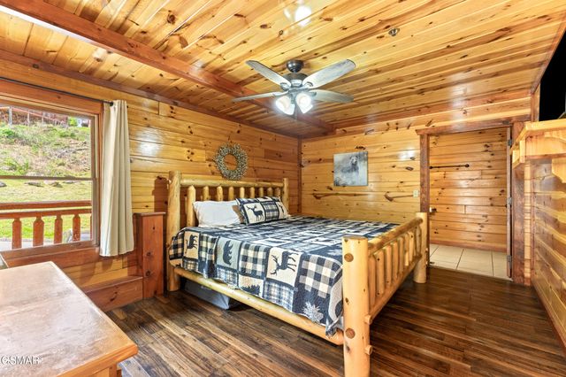 1232 Bird Nest Way, Sevierville, TN 37876