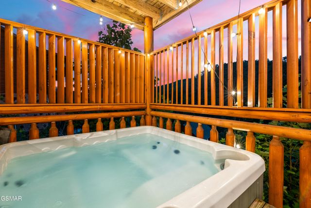 1232 Bird Nest Way, Sevierville, TN 37876