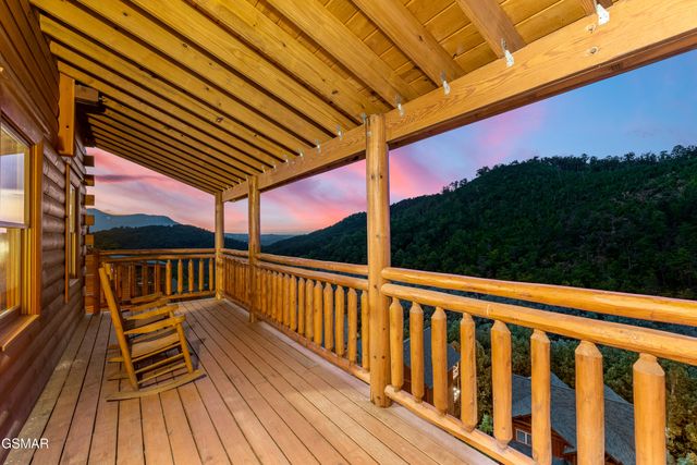 1232 Bird Nest Way, Sevierville, TN 37876