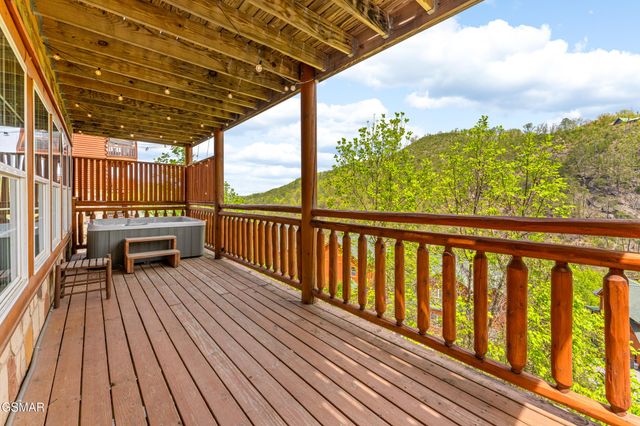 1232 Bird Nest Way, Sevierville, TN 37876