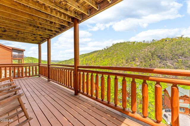 1232 Bird Nest Way, Sevierville, TN 37876