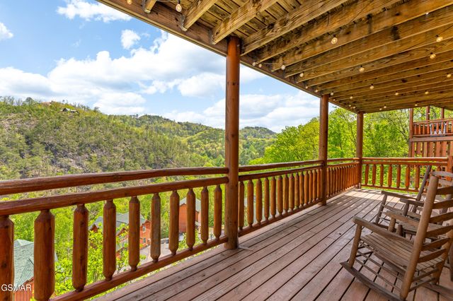 1232 Bird Nest Way, Sevierville, TN 37876