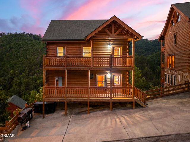 1232 Bird Nest Way, Sevierville, TN 37876