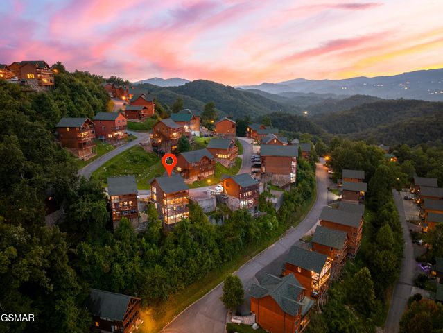 1232 Bird Nest Way, Sevierville, TN 37876