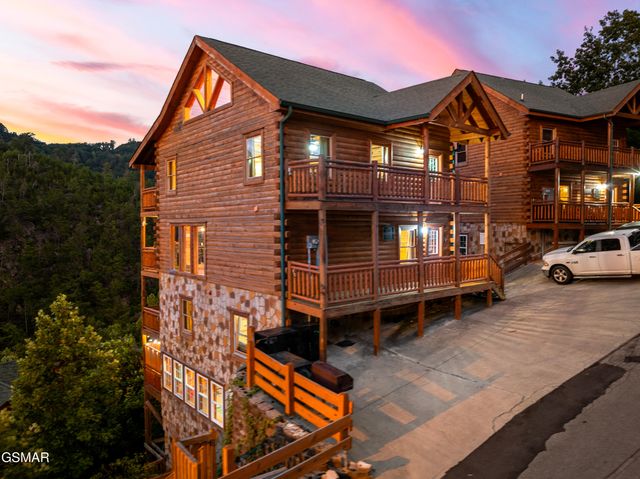 1232 Bird Nest Way, Sevierville, TN 37876