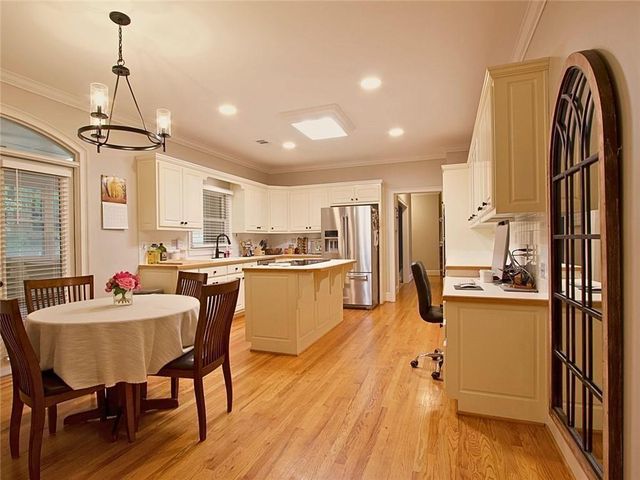 1305 Fontainebleau NE Court, Lawrenceville, GA 30043